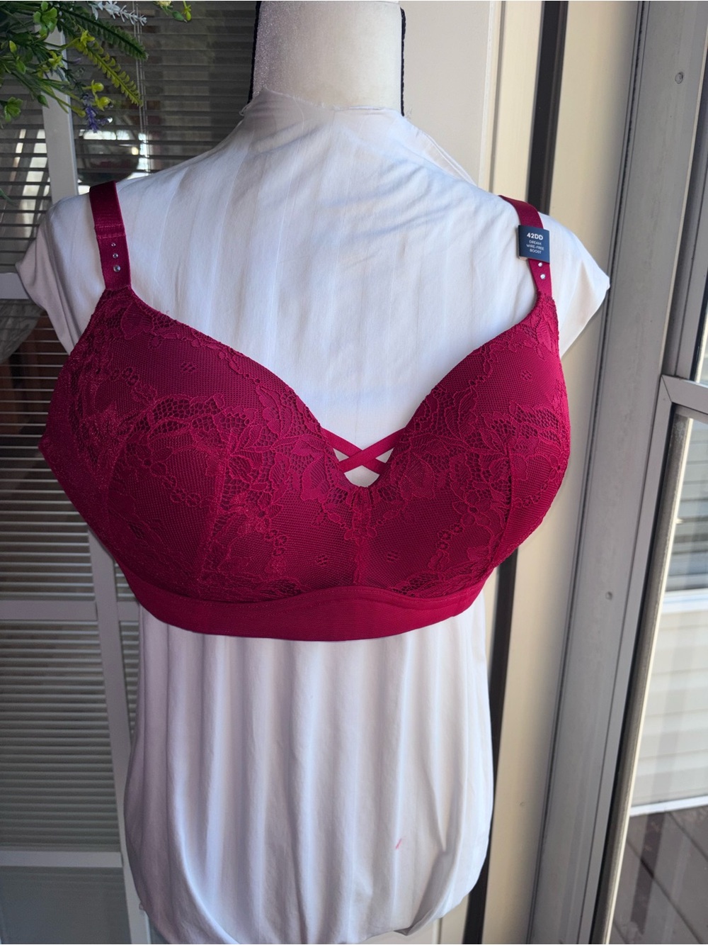 NWT Torrid Red 42DD Dream Wire-Free Boost Bra